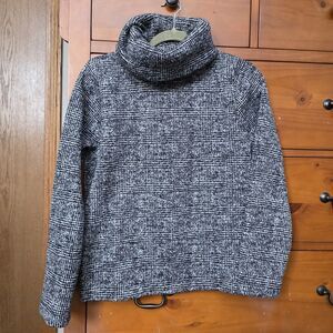 J Crew Size Small Funnel Neck Houndstooth Plaid Long Sleeve Pullover Black White